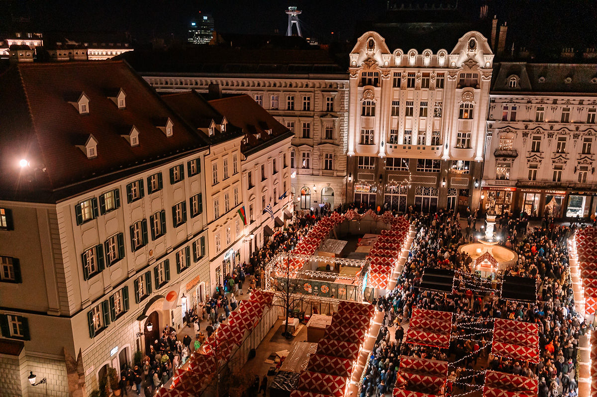 Hlavný vianočný trh počas Bratislavských Vianoc