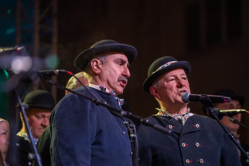 Folklórna skupina Vajnorského okrášľovacieho spolku - speváci