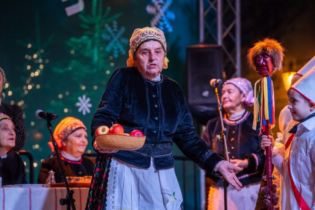 Folklórna skupina Čeľaďania, vianočný program s predstavením zvyklostí počas Vianoc