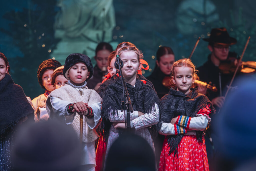 Detský folklórny súbor Hájenka, detské spevácia speváčky